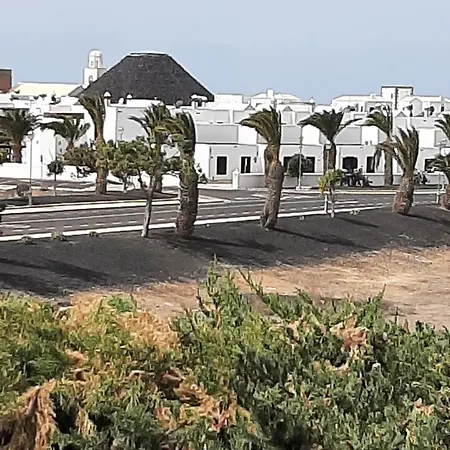 Dom wakacyjny Nala Meer- Bergblick, Solarbeheizter Pool, Ruhige Lage, Alles Zu Fuss Erreichbar Playa Blanca (Lanzarote)