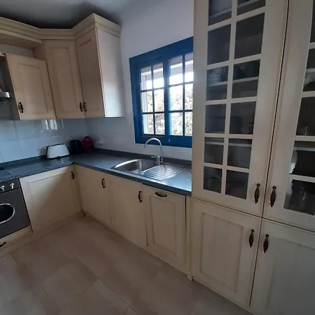 Nala Meer- Bergblick, Solarbeheizter Pool, Ruhige Lage, Alles Zu Fuss Erreichbar Tatil Evi